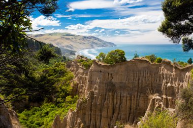 katedraller erozyona uğramış kil cliff gore Bay, Yeni Zelanda