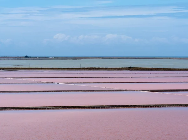 Evaporation ponds of saline refinery saltworks — Stock Photo, Image