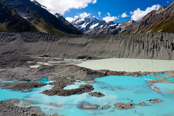 Lago glaciar esmeralda em Aoraki Mt Cook NP — Fotografia de Stock
