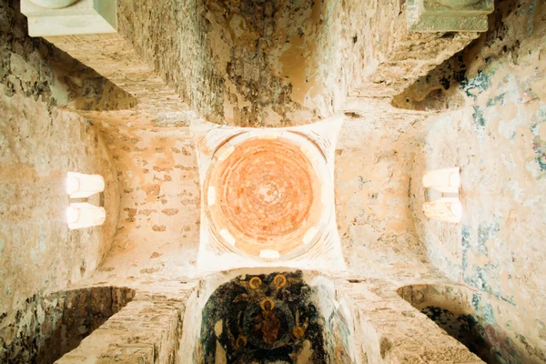 Yunanistan tarihi kilise içinde tonozlu tavan