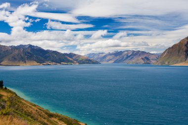 Mavi yüzey lake hawea, orta otago, Yeni Zelanda