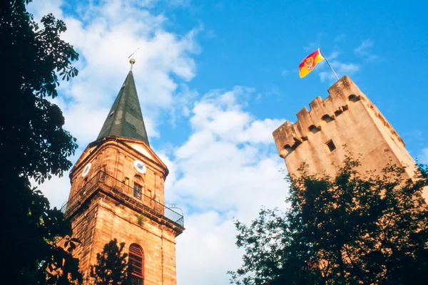 Torre da Igreja e da cidade Marktredwitz Alemanha — Fotografia de Stock