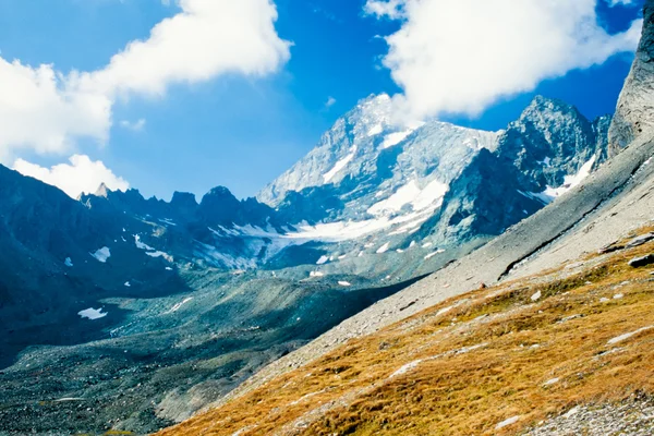 白雪皑皑的山的大格洛克纳山在奥地利欧洲 — 图库照片