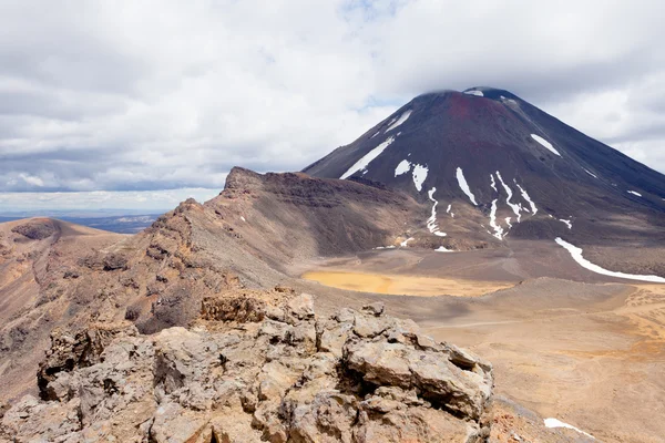 Cono volcánico activo del monte Ngauruhoe Nueva Zelanda — Foto de Stock