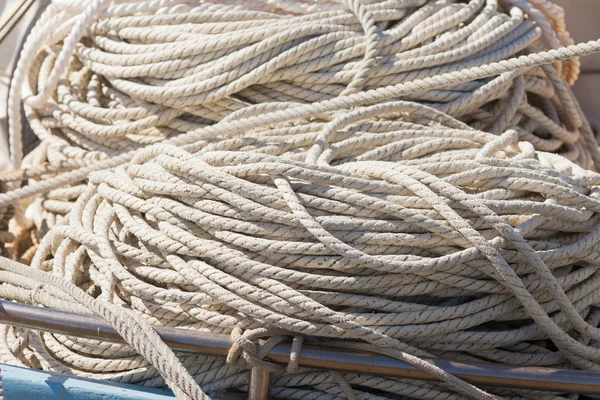 Pile of worn hemp rope background texture pattern. — Stock Photo, Image