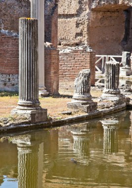 Roman columns clipart