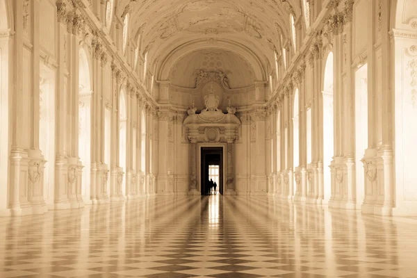 Италия - Королевский дворец: Galleria di Diana, Venaria — стоковое фото
