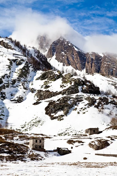 Dia ensolarado nos Alpes — Fotografia de Stock