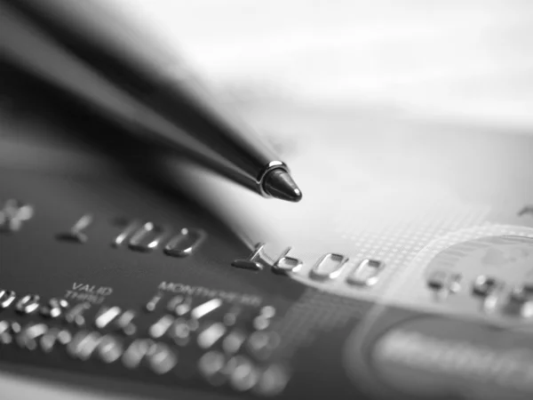 Karty kredytowej i pióro makro — Zdjęcie stockowe