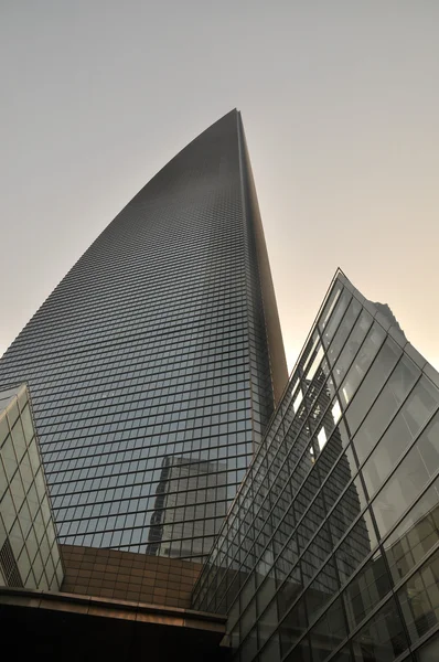 Blick auf die modernen Gebäude — Stockfoto