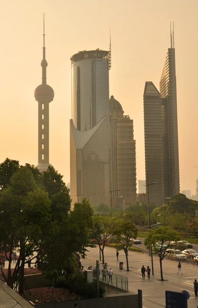 Shanghai Lujiazui Finanzzentrum am Fluss Huangpu — Stockfoto