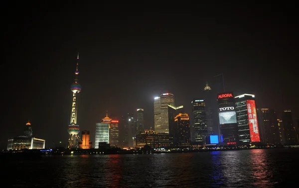 Nachtansicht von Shanghai mit Perlenturm — Stockfoto