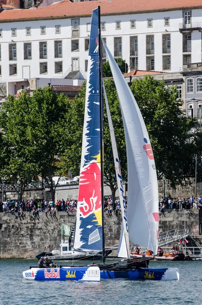 Red Bull Sailing Team compite en la Extreme Sailing Series —  Fotos de Stock