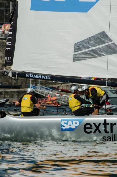 Zespół SAP Żeglarstwo ekstremalne konkurować z serii extreme sailing — Zdjęcie stockowe