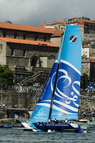 The Wave - Muscat gareggia nelle Extreme Sailing Series — Foto Stock