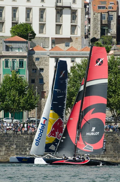 Alinghi compete in the Extreme Sailing Series — Stock Photo, Image