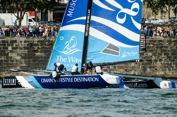 The Wave - Muscat gareggia nelle Extreme Sailing Series — Foto Stock