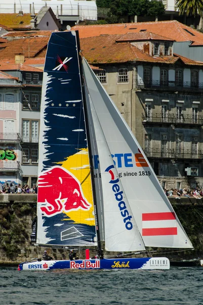 Red Bull Sailing Team competir na série de vela extrema — Fotografia de Stock