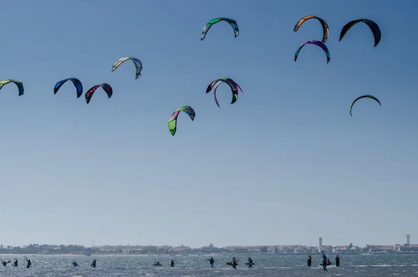 Учасники чемпіонату португальський Національний Kitesurf 20 — стокове фото