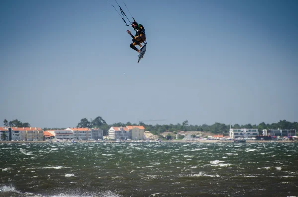 Deelnemer in het Portugese nationale kitesurf kampioenschap 201 — Stockfoto