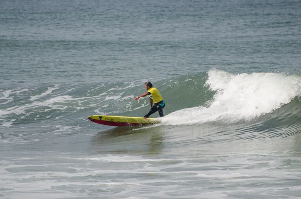 Surfař během první etapy národních longboard. mistrovství republiky v Osadnících — Stock fotografie