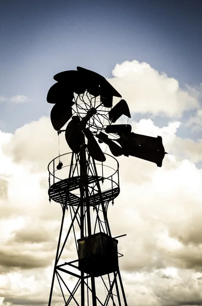 Moinho de vento Old Farm — Fotografia de Stock