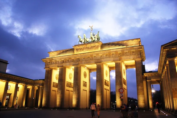 Brandenburger Tor at nacht, Berlijn — Stockfoto