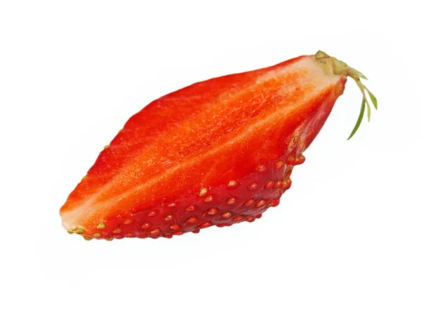 Frische Erdbeerscheibe.isoliert. — Stockfoto
