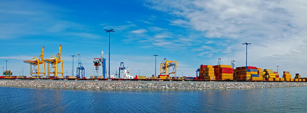 Panorama of the port.