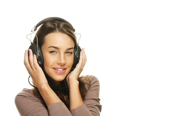 Szczęśliwy, piękna kobieta, słuchanie muzyki — Zdjęcie stockowe