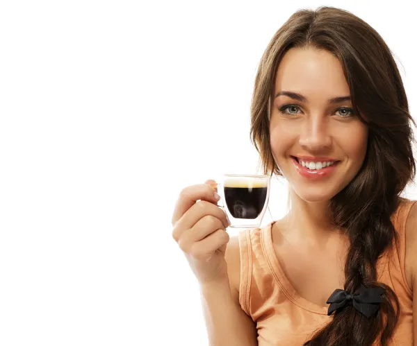 Piękna kobieta szczęśliwa przy filiżance kawy espresso — Zdjęcie stockowe