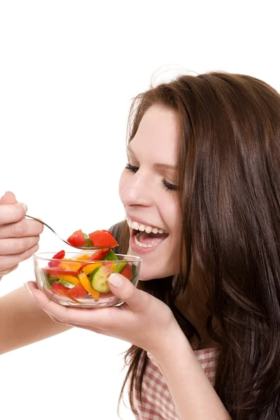 Mujer feliz comiendo ensalada — Foto de Stock