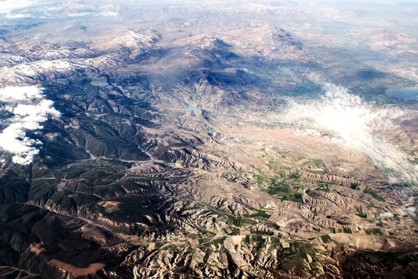 Veduta delle montagne dall'aereo — Foto Stock