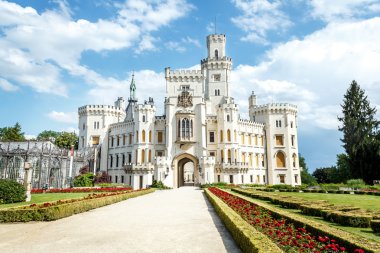 ünlü Beyaz Kale hluboka nad vltavou