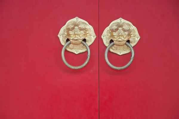 Knock puerta estilo chino Imágenes de stock libres de derechos