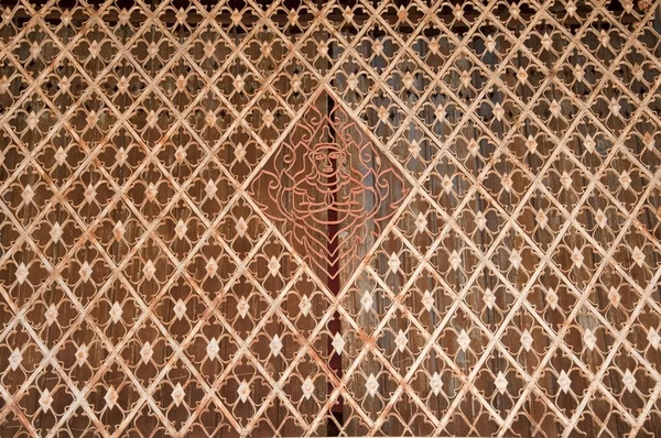 Тайский стиль украшения стальные двери — стоковое фото