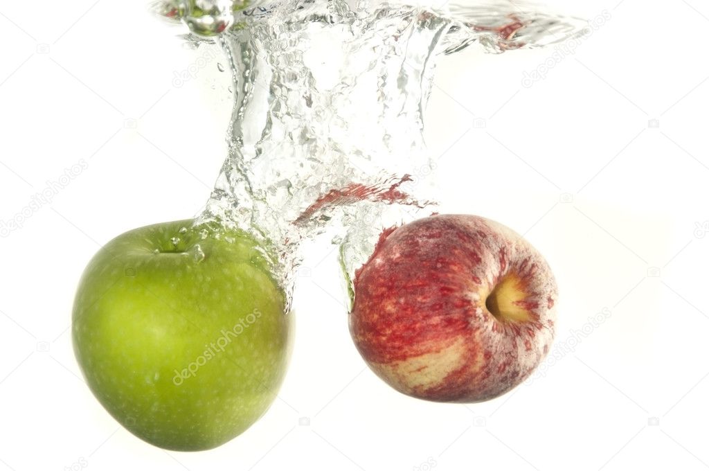 Gota De Fruta De Manzana En Agua Fotografia De Stock C Meawpong2008 11188225 Depositphotos