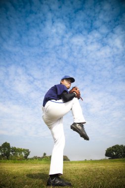 Baseball sürahi topu atmak için hazır