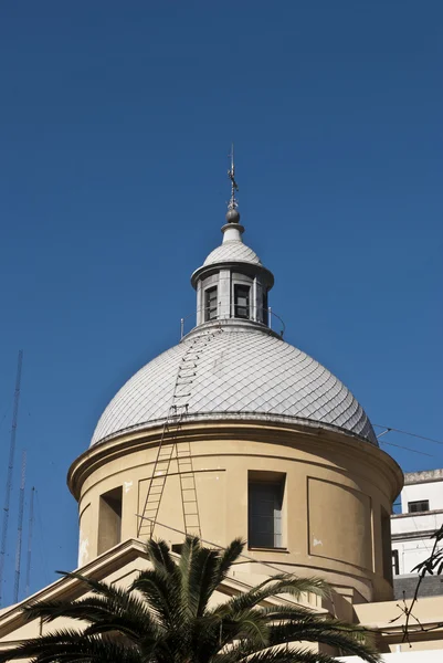Kirkon kupoli — kuvapankkivalokuva