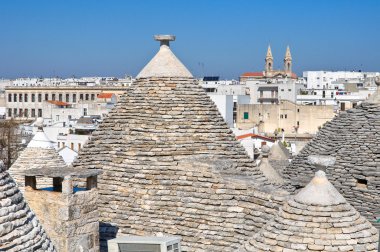 Alberobello 'nun çardağı. Puglia. İtalya..