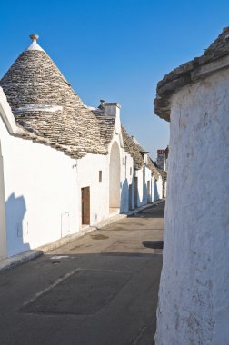 Alberobello 'nun çardağı. Puglia. İtalya..