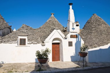 Alberobello 'nun çardağı. Puglia. İtalya..