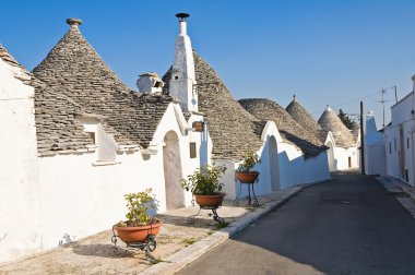 Alberobello 'nun çardağı. Puglia. İtalya..