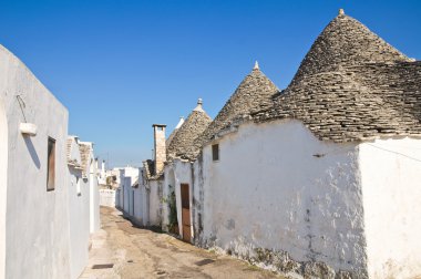 Alberobello 'nun çardağı. Puglia. İtalya..