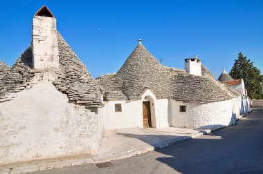 Alberobello 'nun çardağı. Puglia. İtalya..