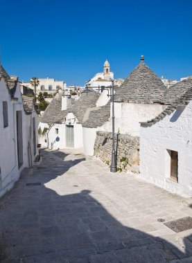 Alberobello 'nun çardağı. Puglia. İtalya..