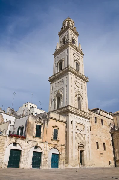 Klokkentoren van de kathedraal. Lecce. Puglia. Italië. — Stockfoto
