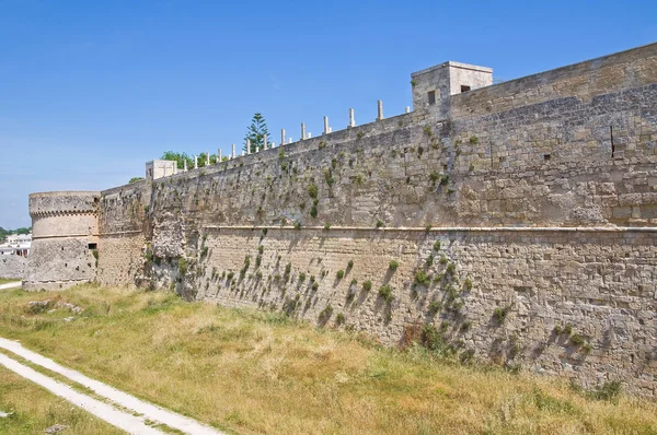 Des murs fortifiés. Otrante. Pouilles. Italie . — Photo
