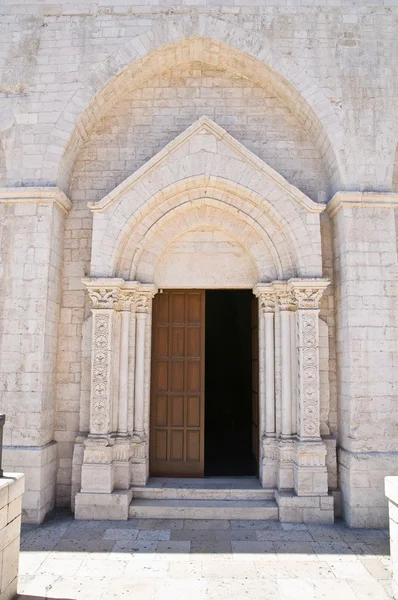 Basílica de Santo Sepolcro. Barletta. Puglia. Italia . — Foto de Stock