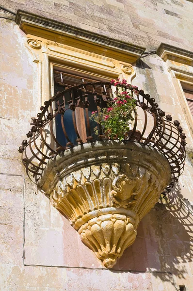 Palácio histórico. Corigliano d 'Otranto. Puglia. Itália . — Fotografia de Stock